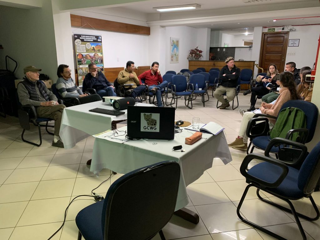 Reunião equipe e convidados